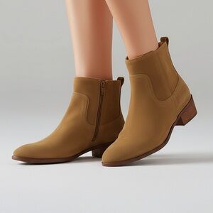 NEW Cole Haan NAIA suede ankle boots. Size 7 chestnut